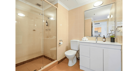 Inner city living at it's best!! 1 bedroom Sydney CBD - Photo 3