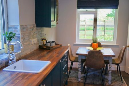 1 bedroom Flat To Let - Photo 3