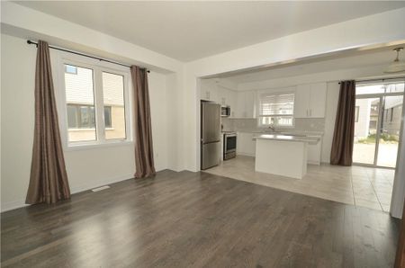 For Lease - 10 Heritage Way, Thorold, Ontario - Photo 2