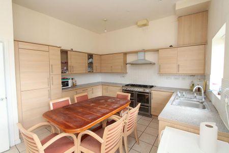4 bedroom terraced house to rent - Photo 3