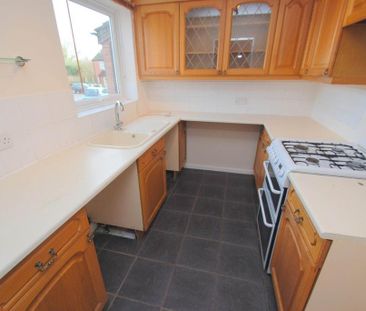 3 bedroom semi-detached house to rent - Photo 4