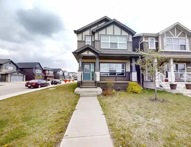 Cozy corner lot 3 bedroom House ! | 630 Orchards Boulevard Southwest, Edmonton - Photo 1