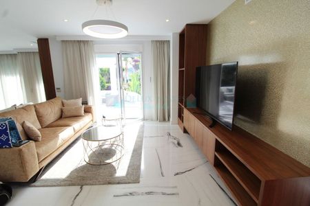 Villa for rent in Nueva Andalucia - Photo 2