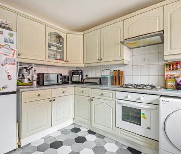 3 bedroom terraced house to rent - Photo 6