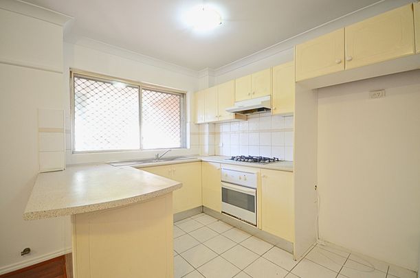 2 Bedroom Plus Study Unit in Handy Location&excl; - Photo 1