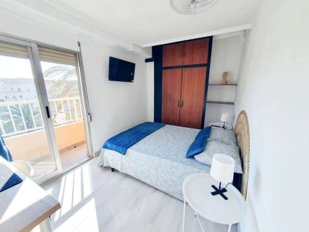 Carrer de la Reina, Valencia, Valencian Community 46011 - Photo 4