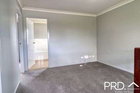 Modern And Spacious Townhouse - Photo 4