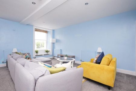 4 bedroom flat to rent - Photo 4