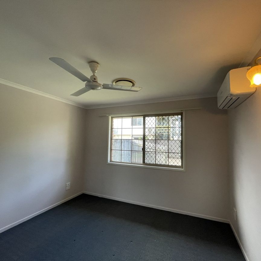 Three bedroom unit close to town and beach and no water to pay - Photo 1