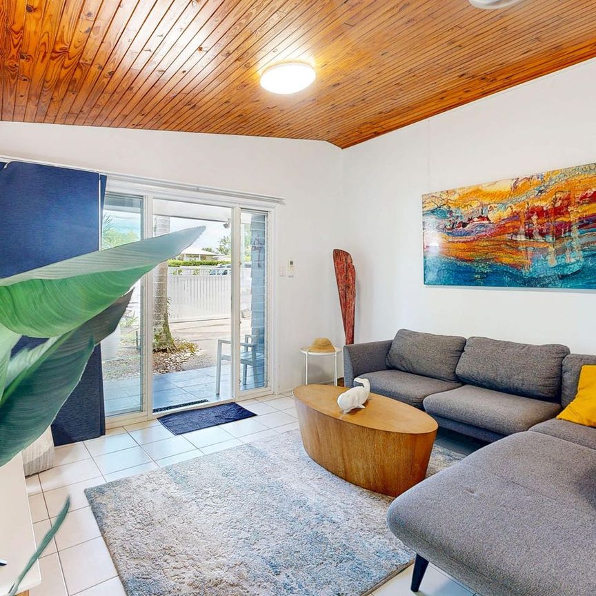 Cosy Old Tewantin Home - Photo 1