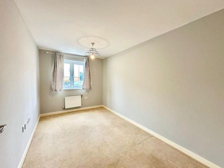 2 bedroom Flat To Let - Photo 4