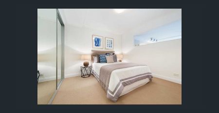 Designer one bedroom haven enjoying lifestyle in abundance - Photo 2