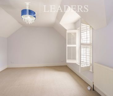 4 bedroom semi-detached to rent Clydesdale Avenue, Chichester PO19 - Photo 2