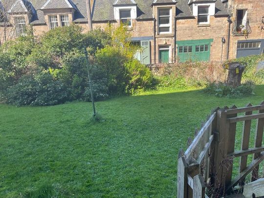 3 bedroom flat to rent - Photo 1