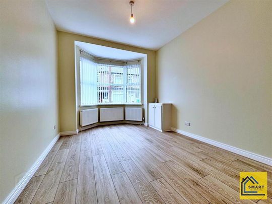 18 Victoria Avenue, Belfast, BT4 1QY - Photo 1