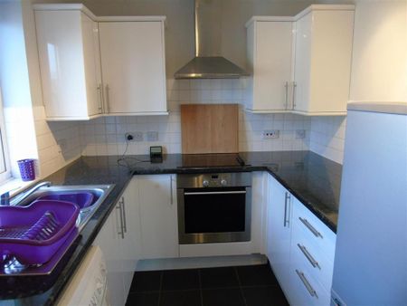 2 bedroom flat to rent - Photo 3