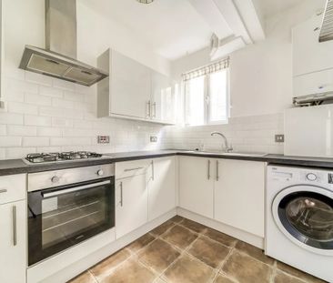 2 Bed Flat, Lancaster Road, SE25 - Photo 3