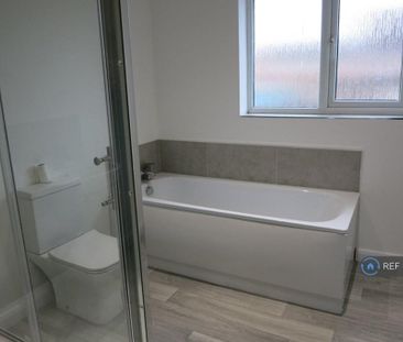 3 bedroom semi-detached house to rent - Photo 4