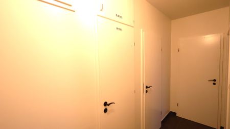 Gelijkvloers tweeslaapkamer appartement nabij het centrum van Roeselare - Photo 2