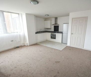 Flat to rent on - Photo 1