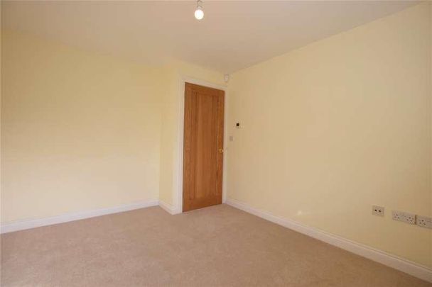 Binfield Road, Bracknell, Berkshire, RG42 - Photo 1
