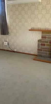 Sunny 3 Bedroom Home with Sleepout - Photo 1