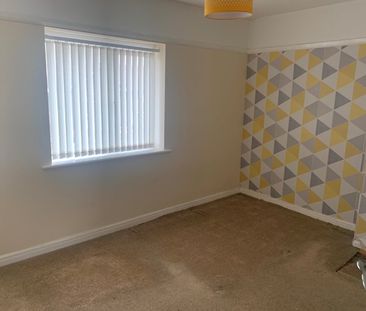 2 Bed Terraced House, Bushbury Road, B33 - Photo 2
