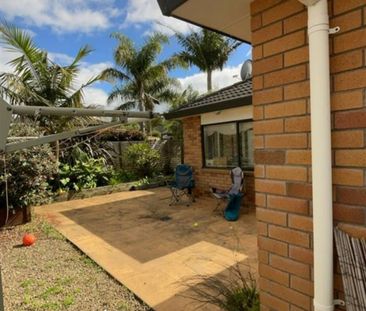 WELL PRESENTED BRICK AND TILE HOME - Photo 1