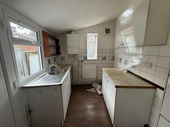 2 bedroom terraced house to rent - Photo 1