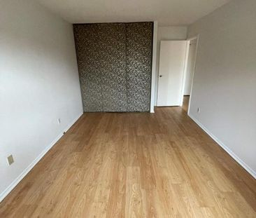 1 CH - 1 SDB - Côte Saint-Luc - $1,240 /mo - Photo 3