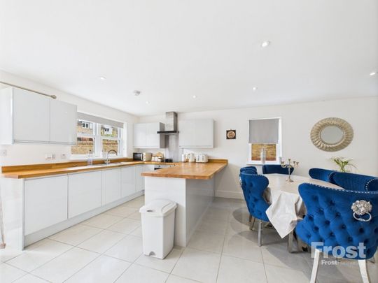 Britwell Road, Burnham, Bucks,SL1 - Photo 1