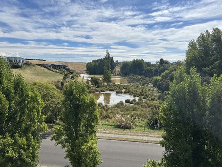 Three Bedroom Home on the Ridge - Photo 3