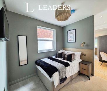 1 bedroom in a house share to rent - Photo 3