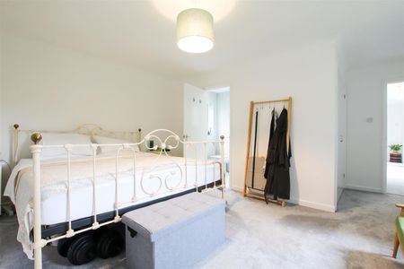 Meadow Walk, Great Abington - Photo 4