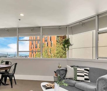 Sunny apartment + Secure carpark - Photo 3