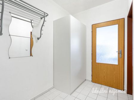 Pronájem bytu 1+kk 38 m2 - Fotografie 5