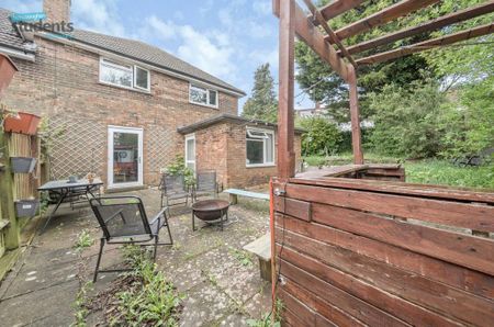 5 bedroom semi-detached house to rent - Photo 4