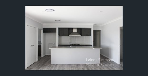 As New Family Home - Photo 1