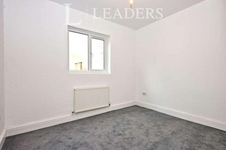 Fairfax Drive, Westcliff-on-sea, SS0 - Photo 2