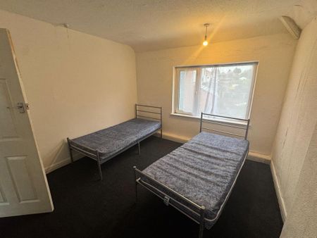 3 bedroom detached house to rent - Photo 4
