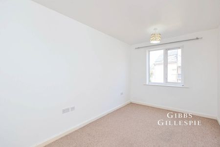 Spa House, 48 Varcoe Gardens, Hayes, UB3 2FH - Photo 5