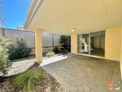3 Bedroom Dual Key Property in a Great Location - Photo 4
