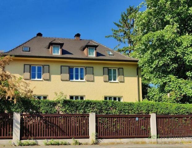 (EF1006_M) Dresden: Radebeul, neu möblierte 2-Zimmer-Wohnung in schöner Villa, Sitzecke, separater Hauseingang, WLAN - Photo 1