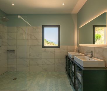 Rental House Ajaccio 7 Rooms 300 m² - Photo 4