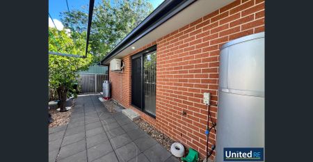 NICE TWO BEDROOM GRANNY FLAT - WATER USAGE & GAS INCLUDED - Photo 5