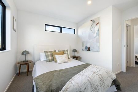2 bed + extra room - Photo 5