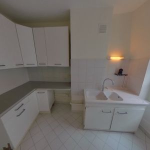 APPARTEMENT T5 A LOUER - Photo 2