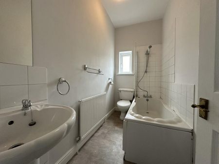 2 bedroom terraced house to rent - Photo 4