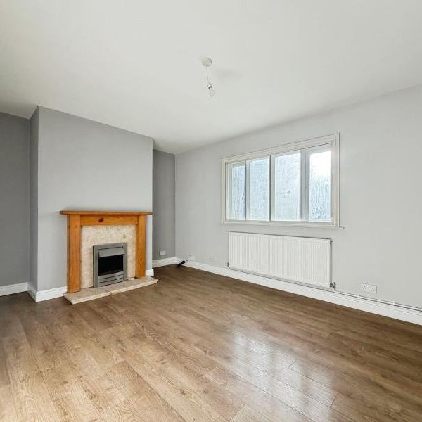 3 bedroom end of terrace house to rent - Photo 1