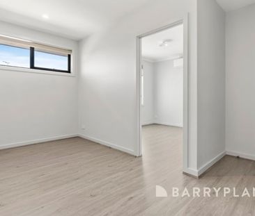 Charming & Convenient 2-Bedroom Townhouse - Photo 6